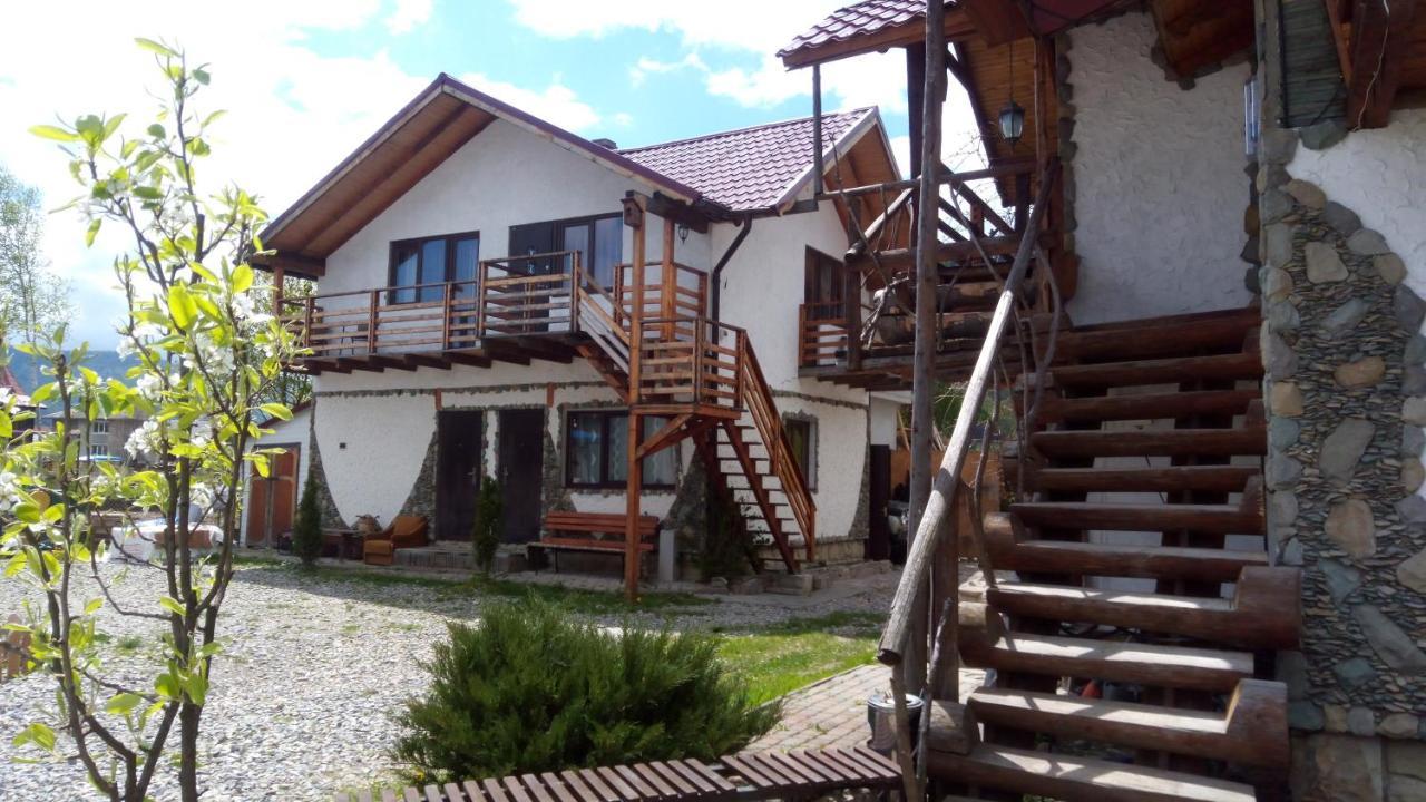 Апартаменти "У Кузьмича" 2 Mykulychyn Exterior foto