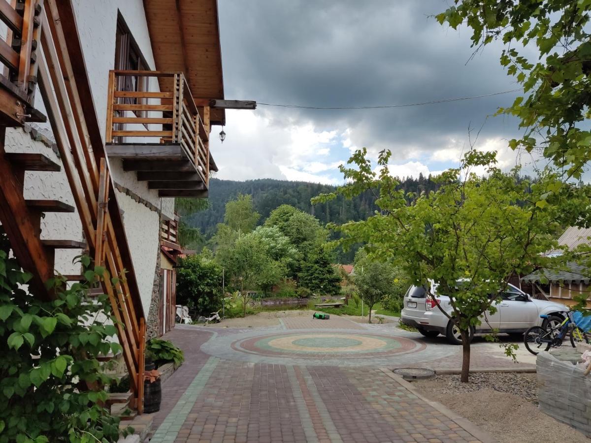 Апартаменти "У Кузьмича" 2 Mykulychyn Exterior foto
